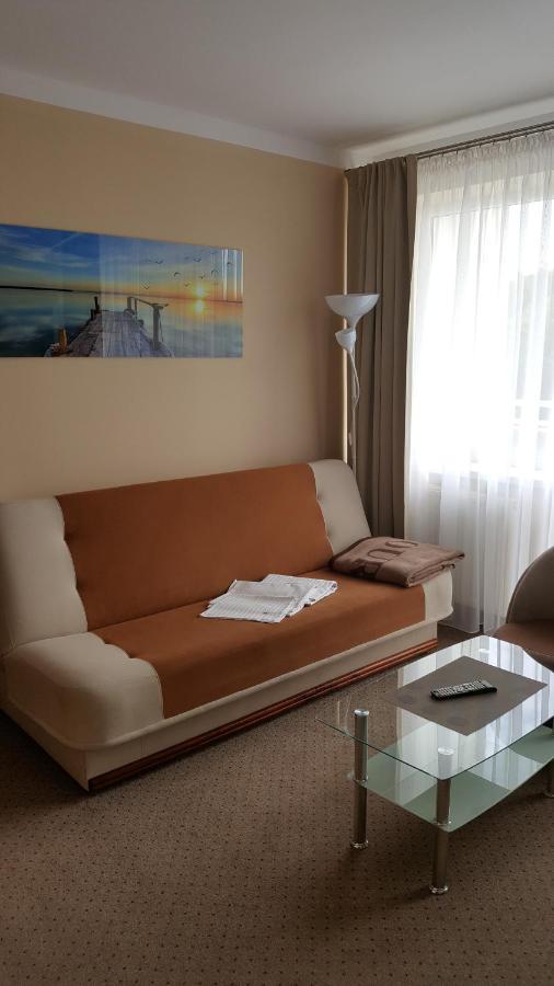 Zem-Tourist Otel Pustkowo Dış mekan fotoğraf