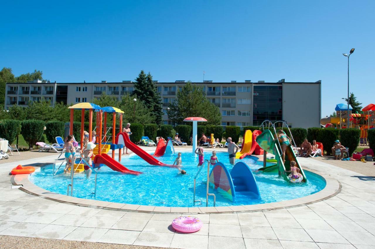 Zem-Tourist Otel Pustkowo Dış mekan fotoğraf